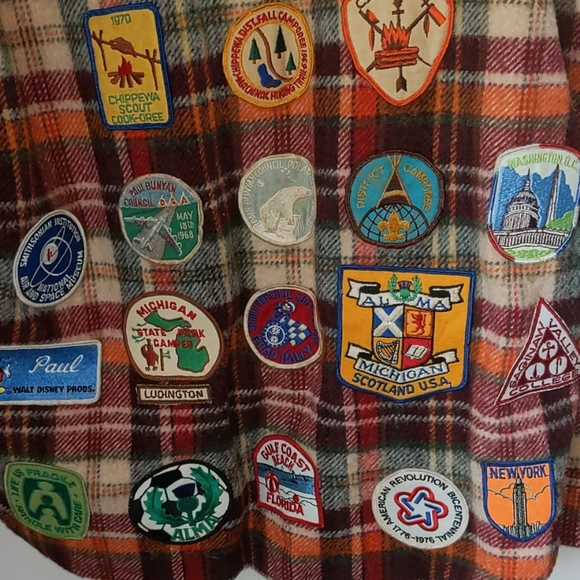 JCPenney Towncraft L Vintage Disney Boyscouts Hiking Etc Patches Hipster Shacket - Picture 8 of 13